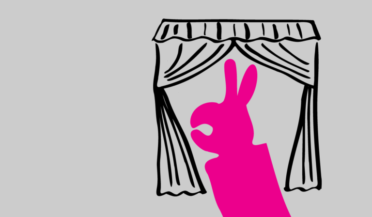 Szara grafika z czarnym rysunkiem kurtyny teatralnej. Na środku znajduje się różowa dłoń, która układa palce w kształt głowy królika.